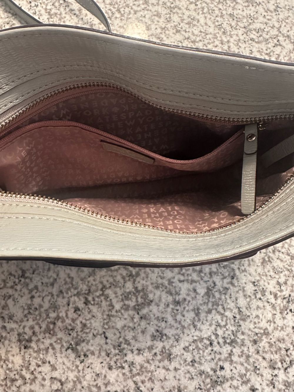 kate spade gray patent leather bow crossbody with chain strap - Picture 3 of 5